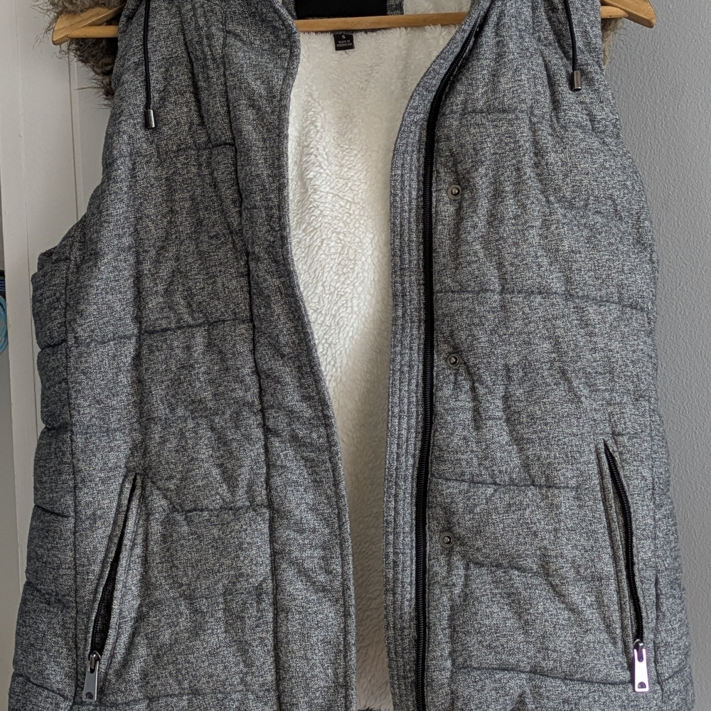 Banana Republic Gray Quilted Vest